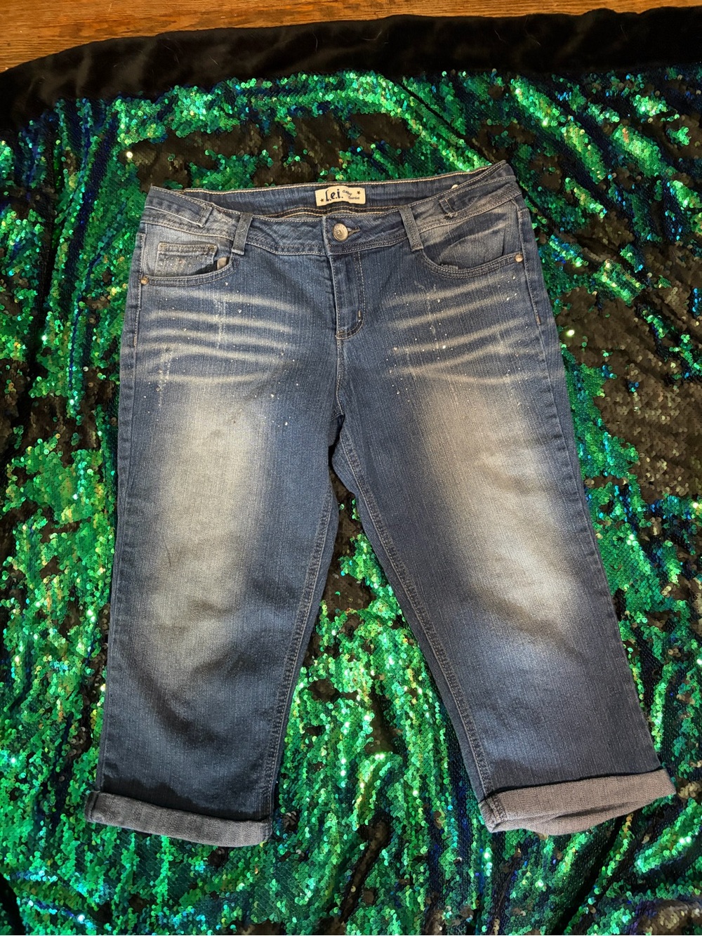 Lei Blue Roll-Cuff Cropped Jeans - Capris